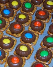 Chocolate Pretzel Bites are cute, colorful and oh, Mmm, yum!